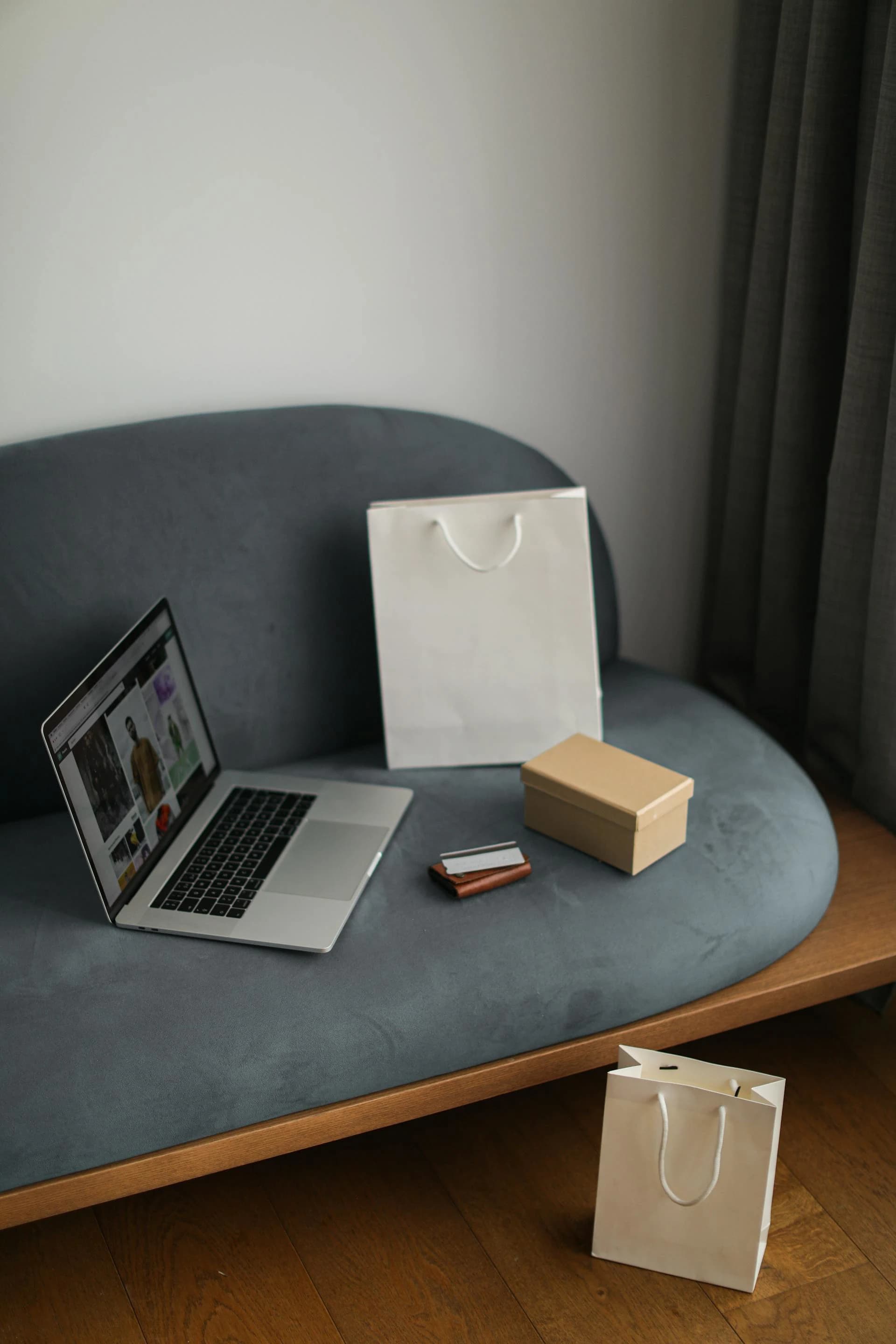 E-commerce shopping experience with digital payment solutions